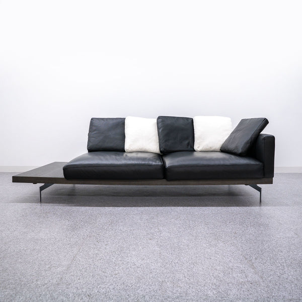 B&B ITALIA / DOCK