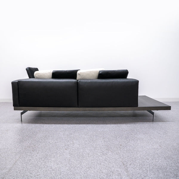 B&B ITALIA / DOCK