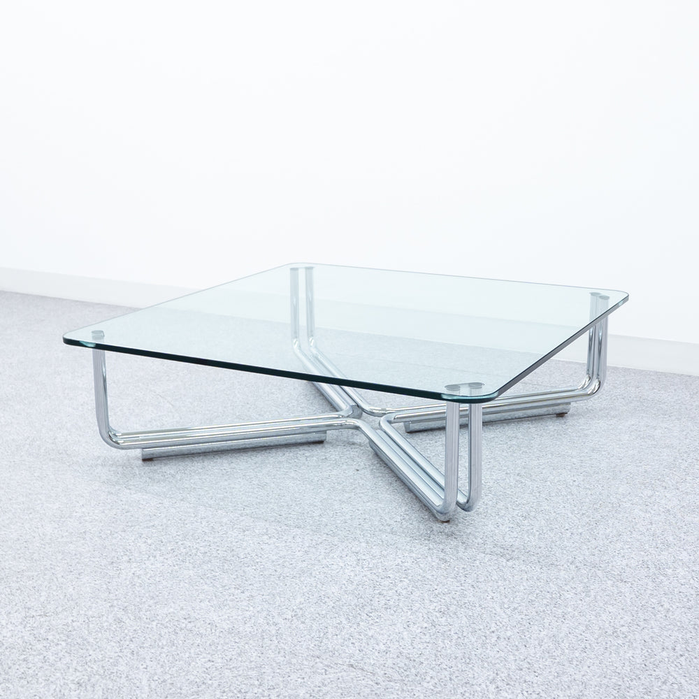 Cassina / 784