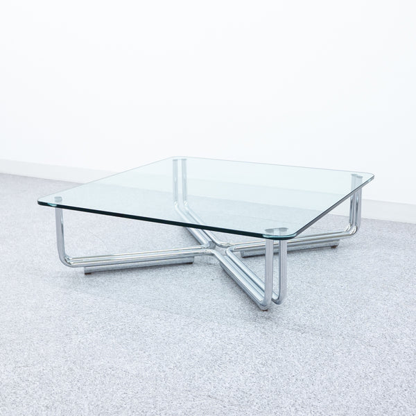 Cassina / 784
