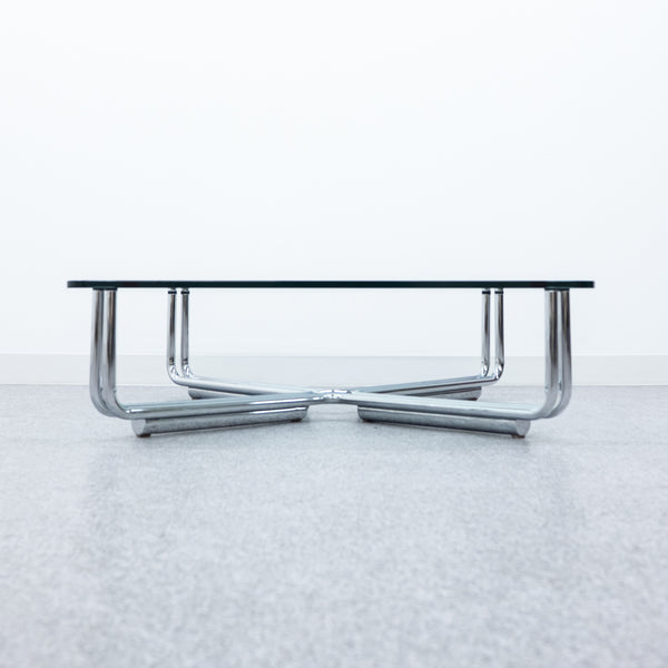 Cassina / 784