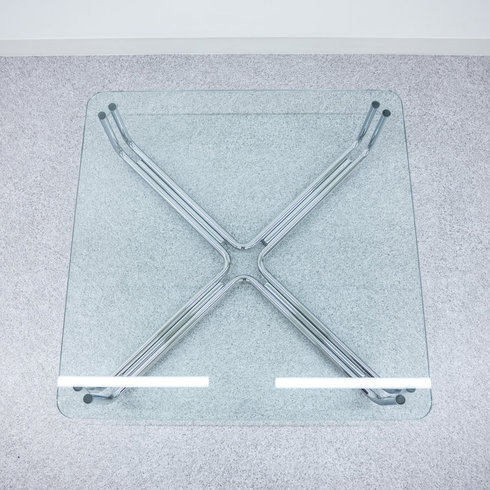 Cassina / 784