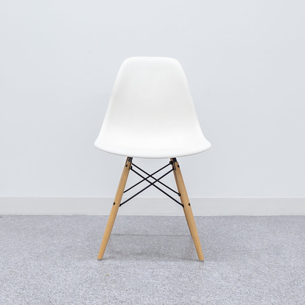 Herman Miller / Eames Plastic Side Shell Chair