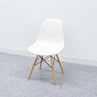 Herman Miller / Eames Plastic Side Shell Chair