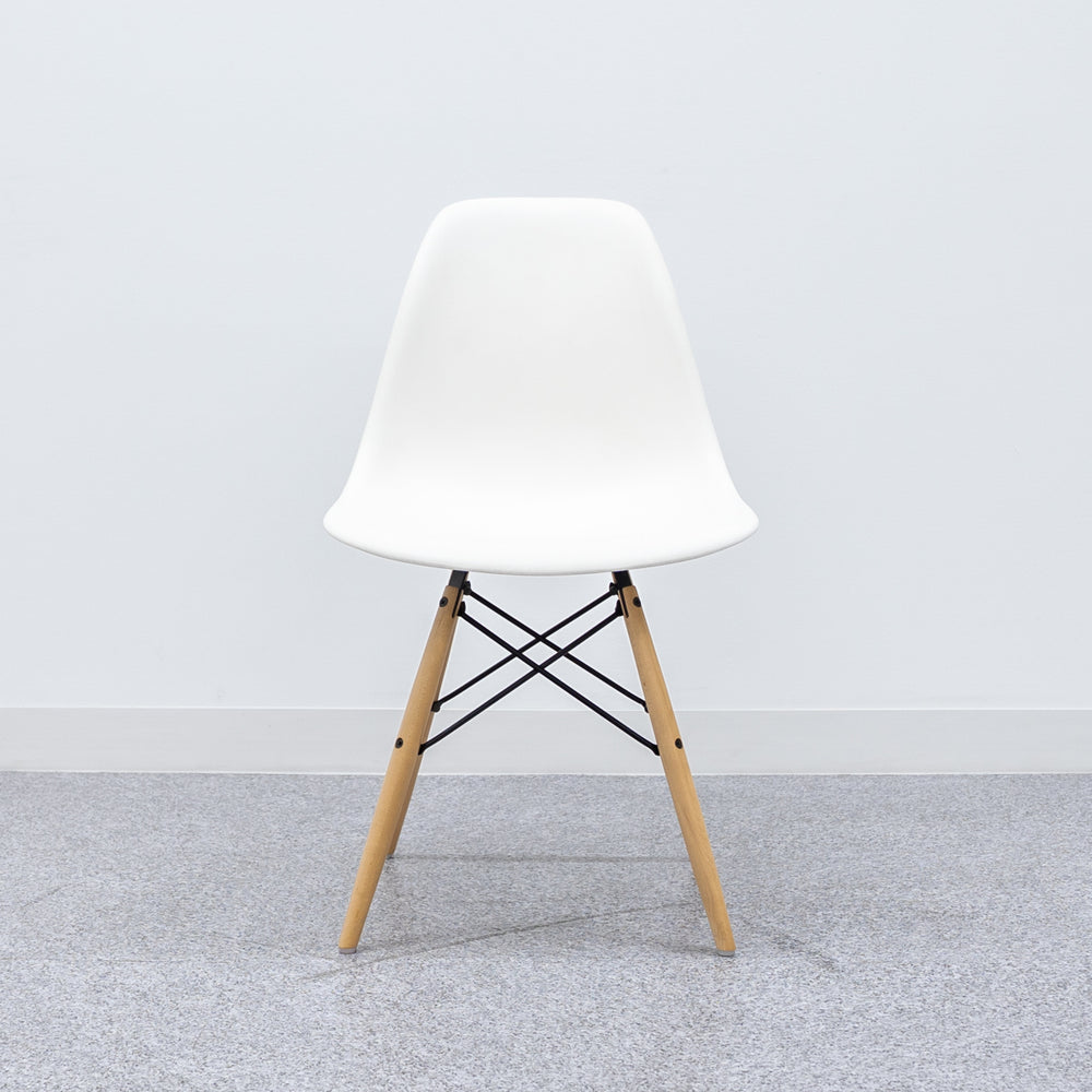 Herman Miller / Eames Plastic Side Shell Chair