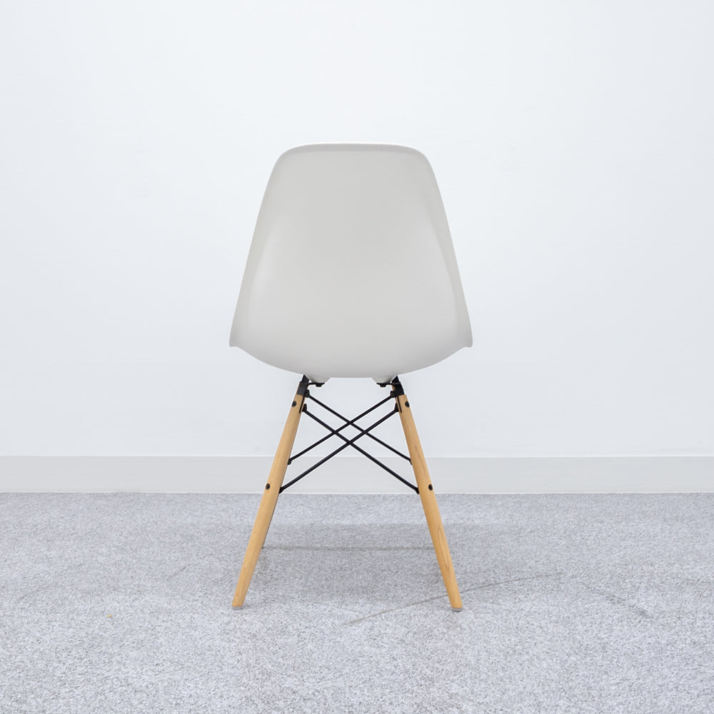 Herman Miller / Eames Plastic Side Shell Chair