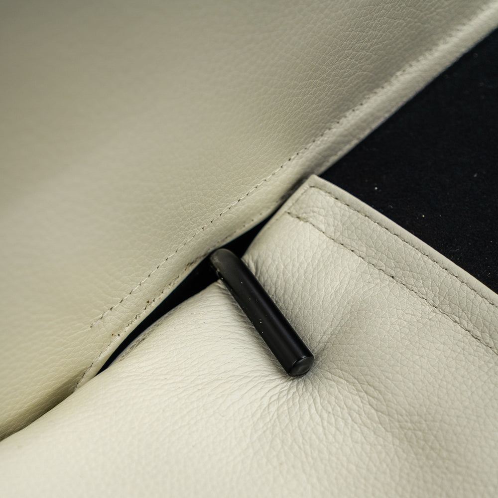 Cassina / 236 MISTER