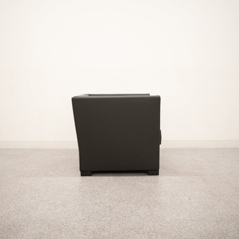 【展示品】MERIDIANI / QUEEN ARMCHAIR / メリディアーニ