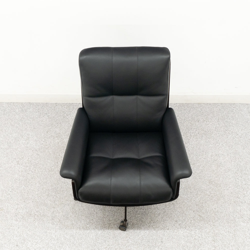 Minotti / DAIKI STUDIO キャスター付きアームチェア / ミノッティ