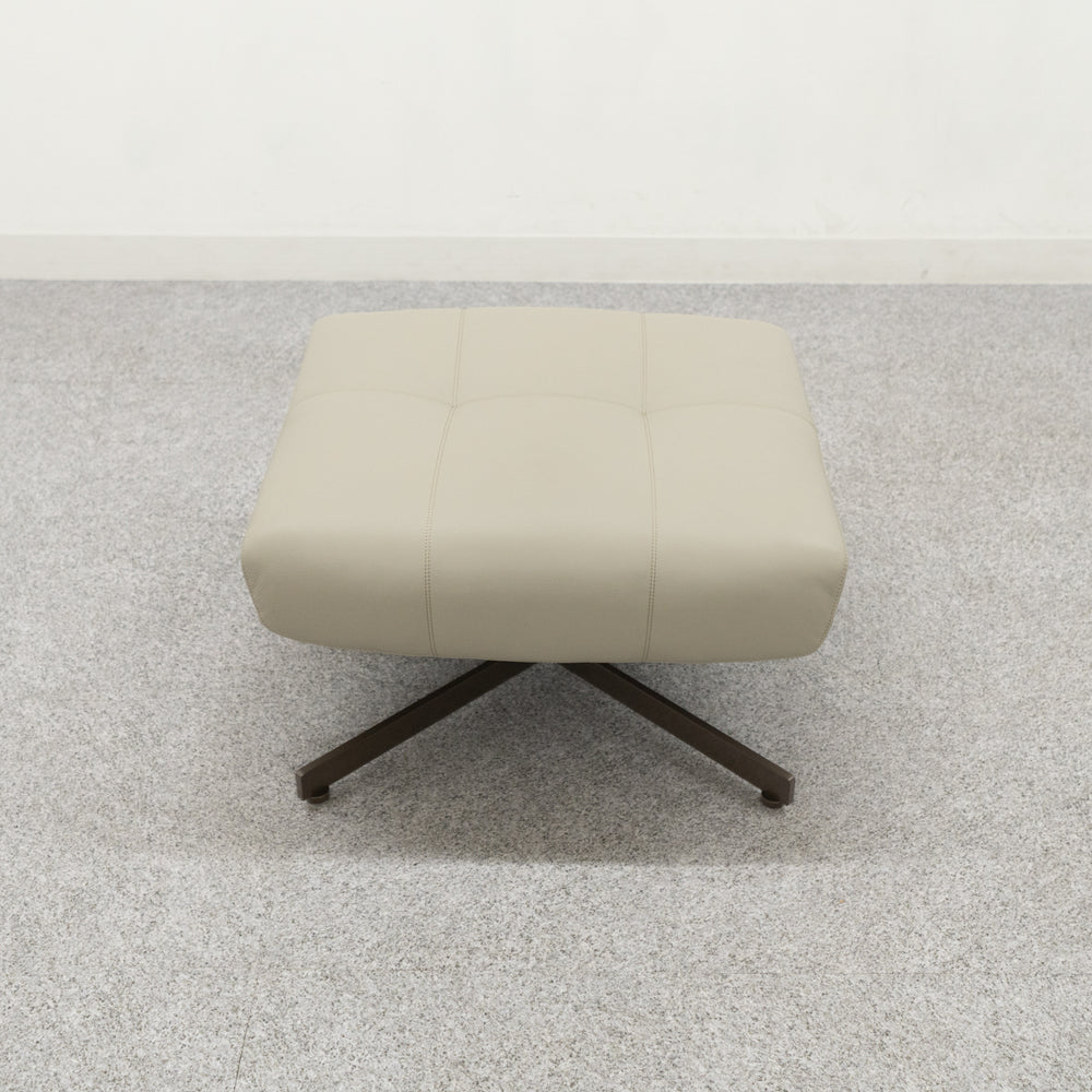 Minotti / DAIKI STUDIO Lounge Armchair & Footstool / ミノッティ