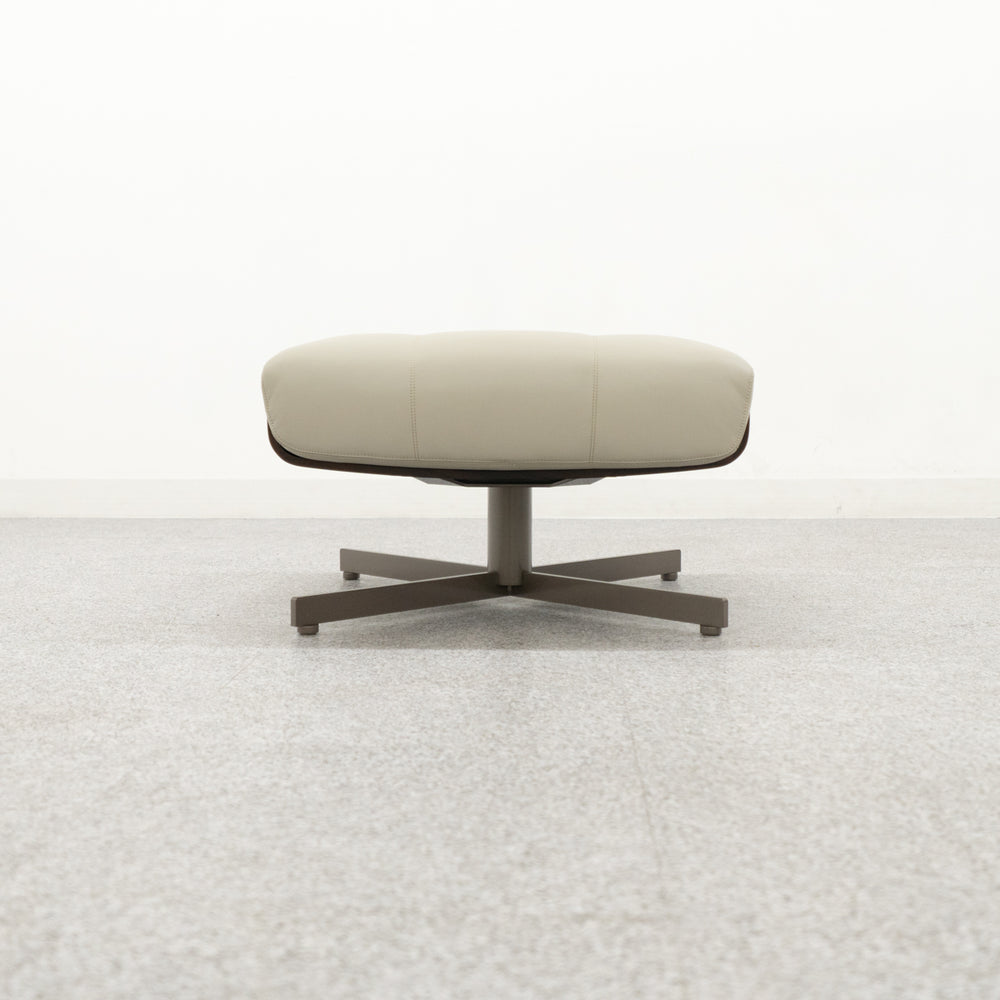Minotti / DAIKI STUDIO Lounge Armchair & Footstool / ミノッティ
