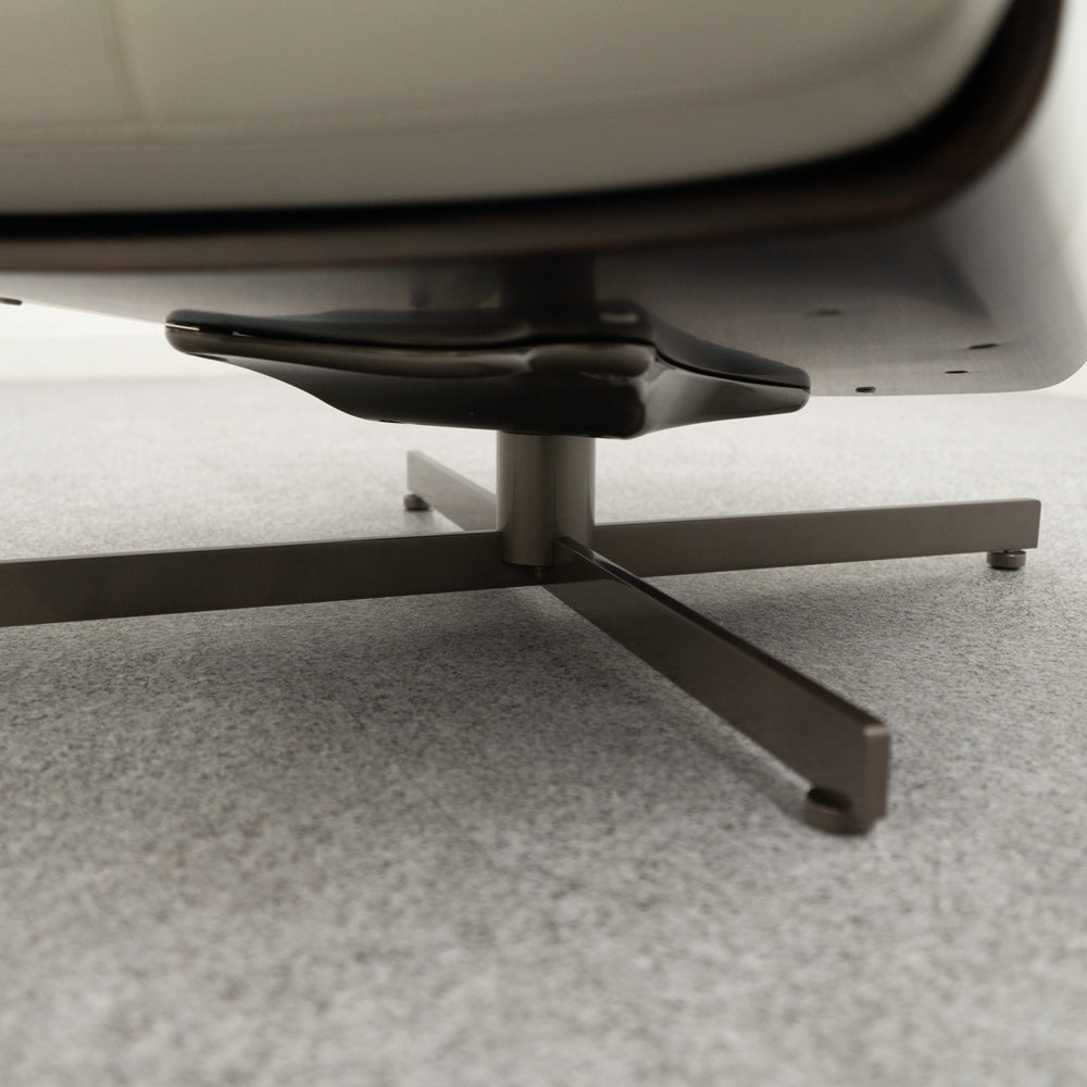 Minotti / DAIKI STUDIO Lounge Armchair & Footstool / ミノッティ