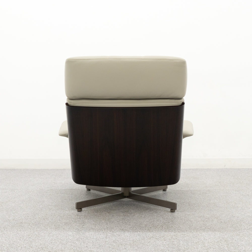Minotti / DAIKI STUDIO Lounge Armchair & Footstool / ミノッティ