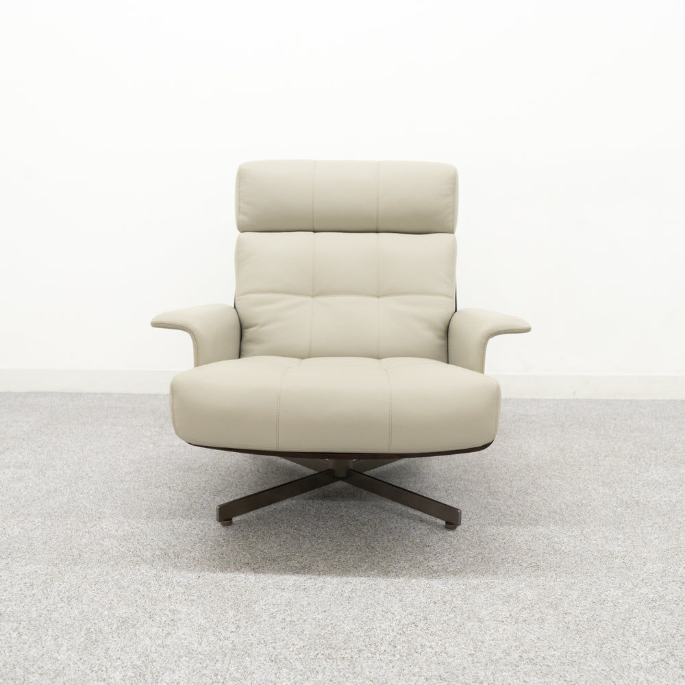 Minotti / DAIKI STUDIO Lounge Armchair & Footstool / ミノッティ