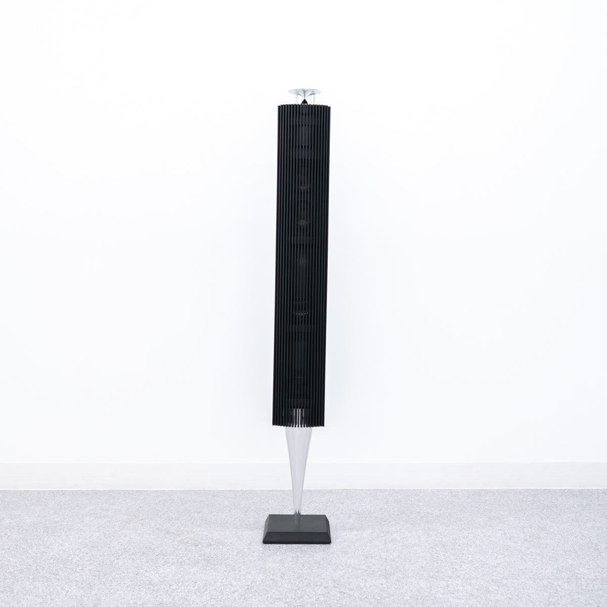 Bang & Olufsen / Beolab 18 – Back to the Furniture