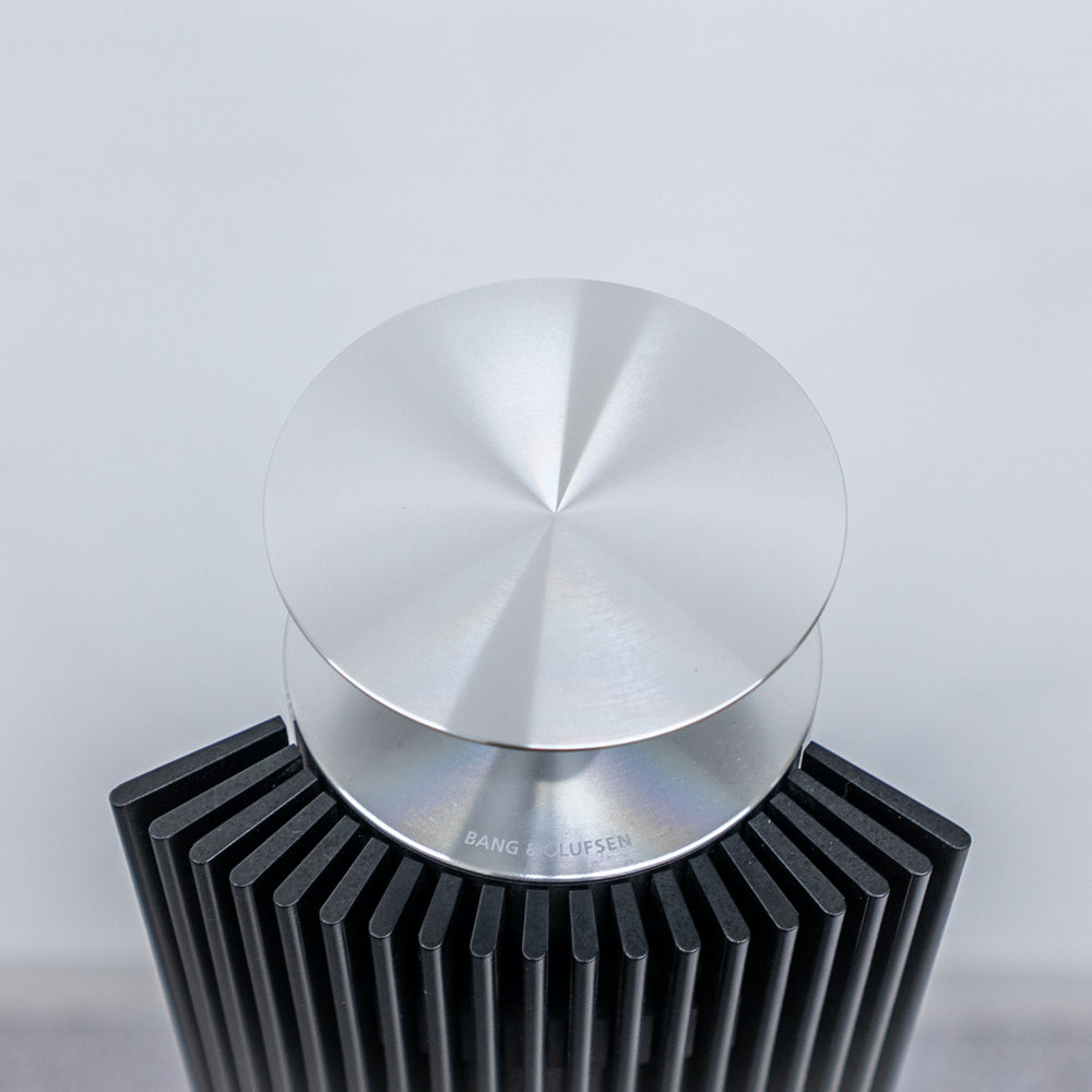 Beolab 18 Back Panel Bang & Olufsen / Beolab 18 – Back to the Furniture