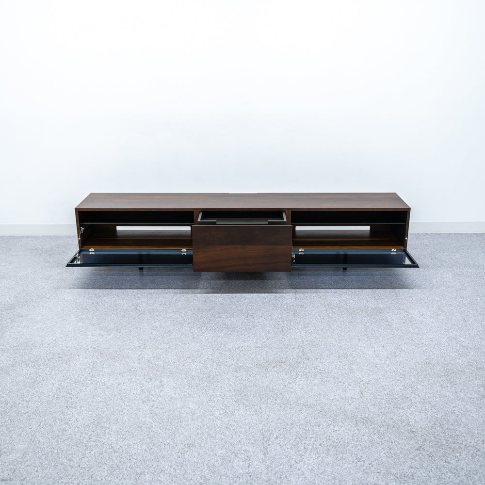 Cassina ixc. / BREATH theater board
