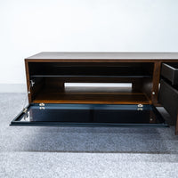 Cassina ixc. / BREATH theater board