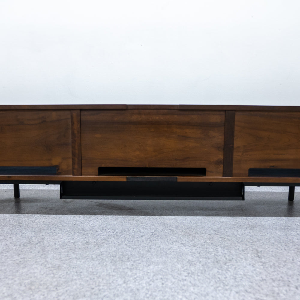 Cassina ixc. / BREATH theater board