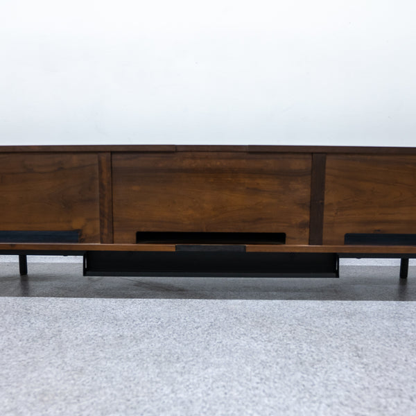 Cassina ixc. / BREATH theater board