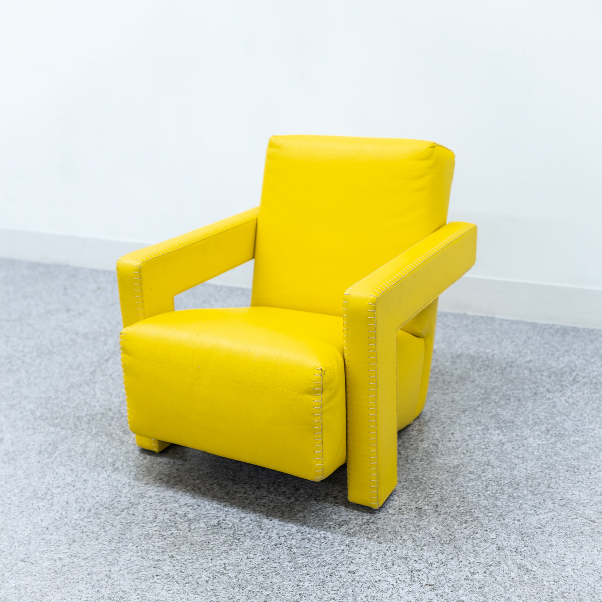 Cassina / 637 BABY UTRECHT – Back to the Furniture