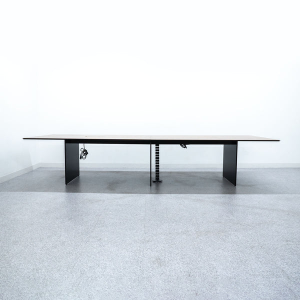 Cassina ixc. / AIR FRAME 3015 conference table