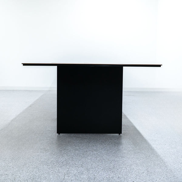 Cassina ixc. / AIR FRAME 3015 conference table