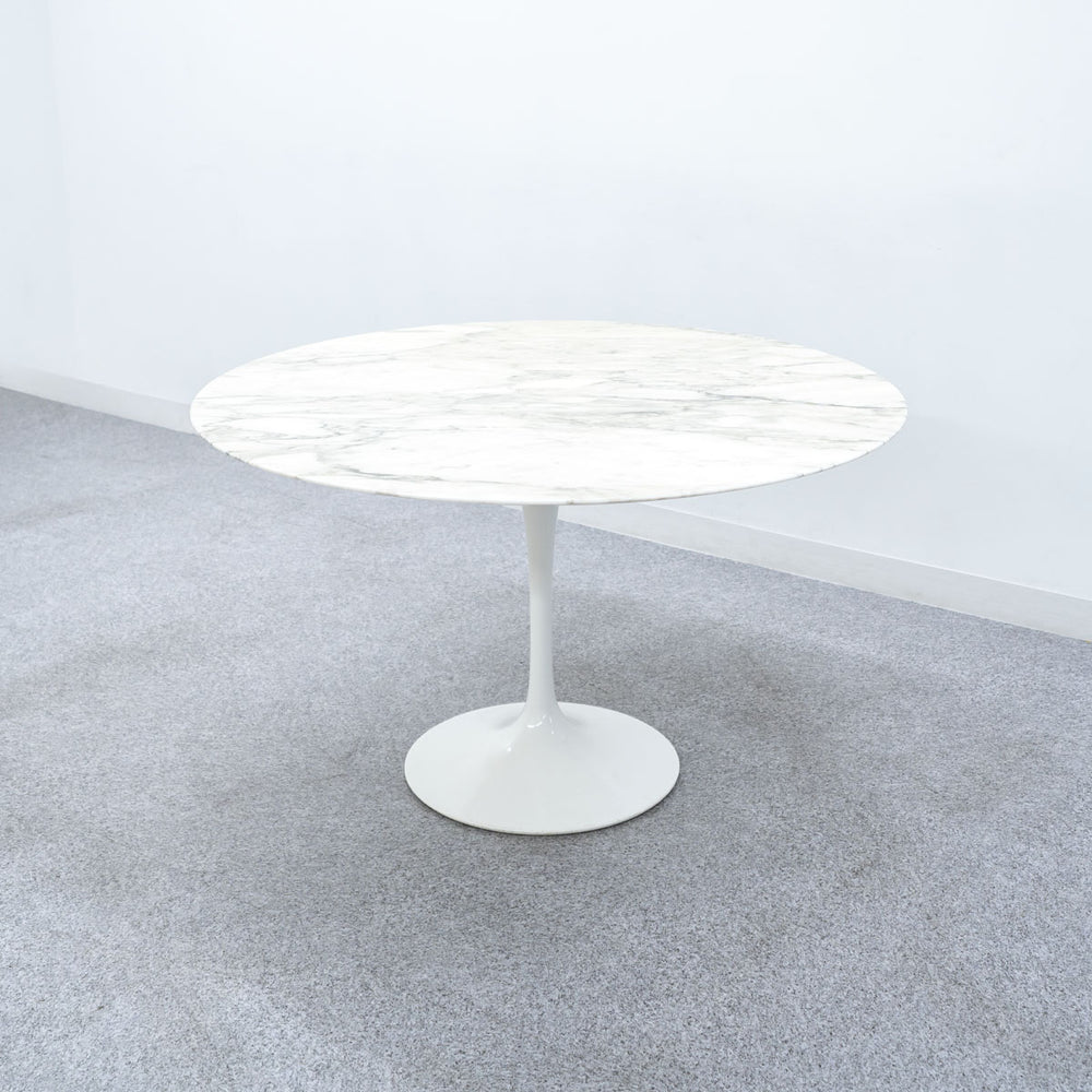 Knoll / SAARINEN COLLECTION ROUND TABLES