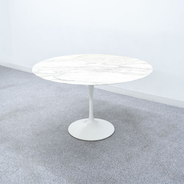 Knoll / SAARINEN COLLECTION ROUND TABLES