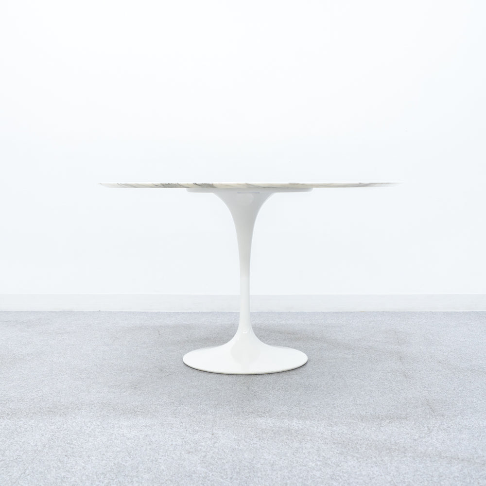 Knoll / SAARINEN COLLECTION ROUND TABLES