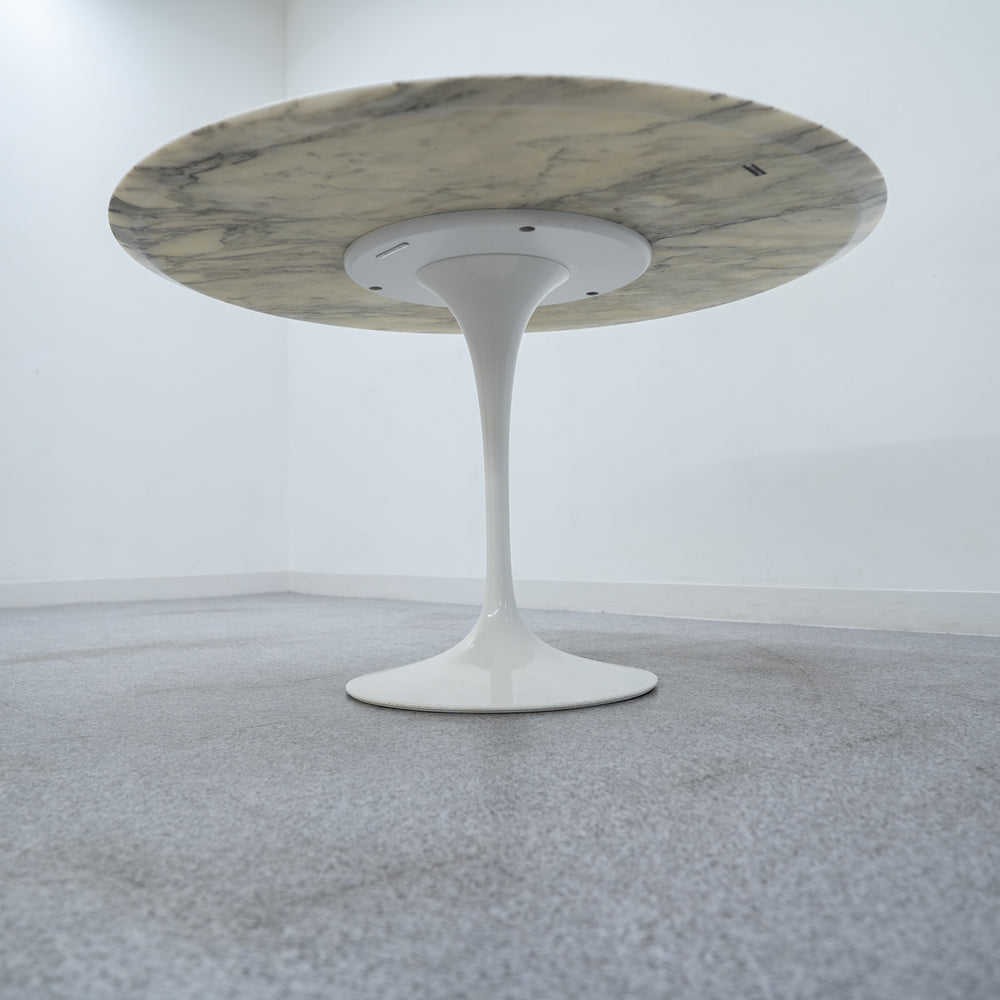 Knoll / SAARINEN COLLECTION ROUND TABLES