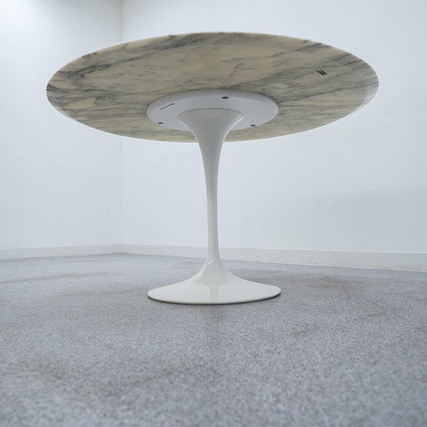 Knoll / SAARINEN COLLECTION ROUND TABLES