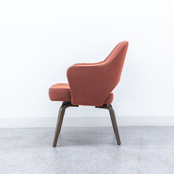 Knoll / Saarinen Collection Conference Arm Chair