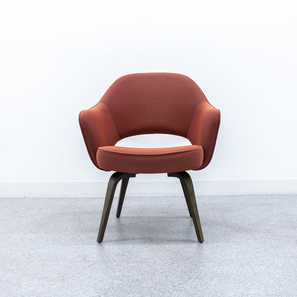 Knoll / Saarinen Collection Conference Arm Chair