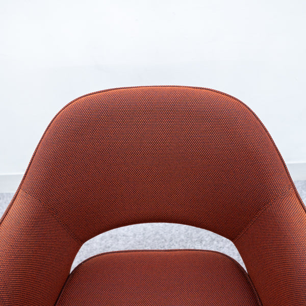 Knoll / Saarinen Collection Conference Arm Chair