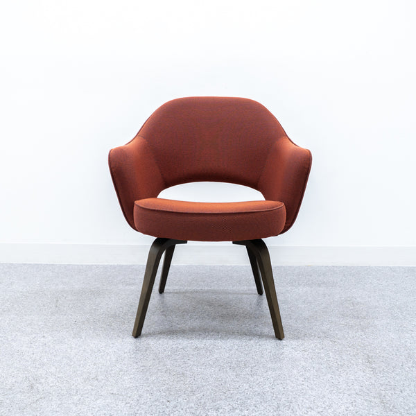 Knoll / Saarinen Collection Conference Arm Chair