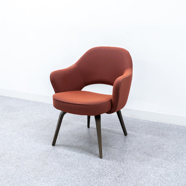 Knoll / Saarinen Collection Conference Arm Chair