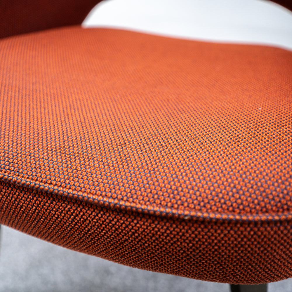 Knoll / Saarinen Collection Conference Arm Chair