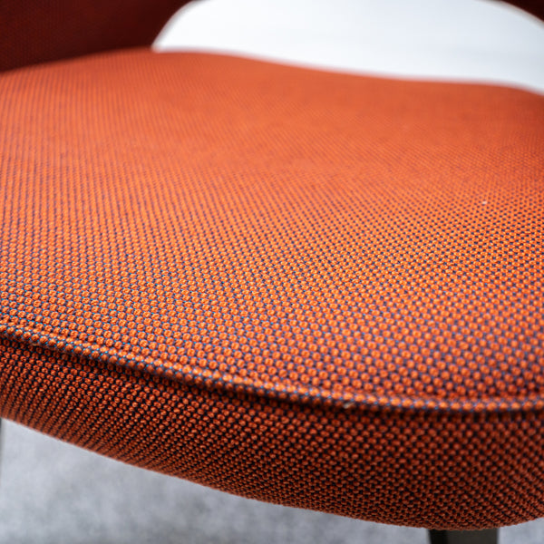 Knoll / Saarinen Collection Conference Arm Chair