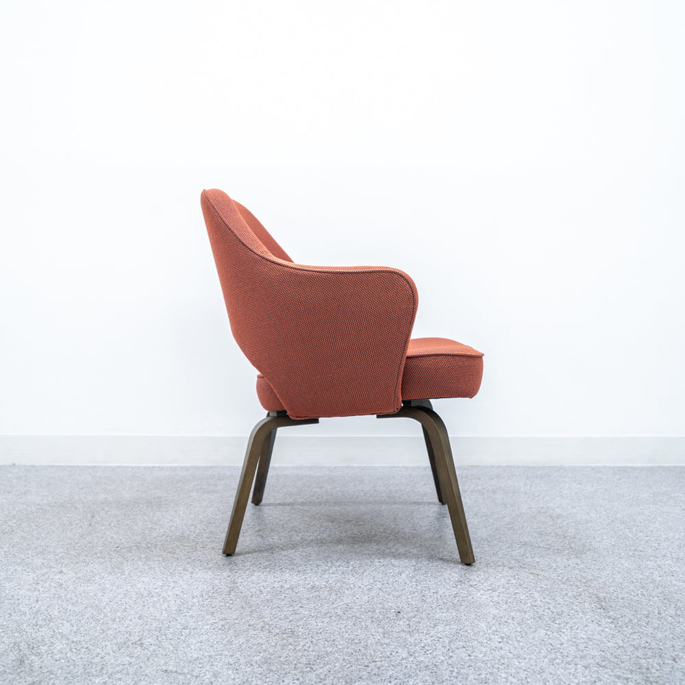 Knoll / Saarinen Collection Conference Arm Chair