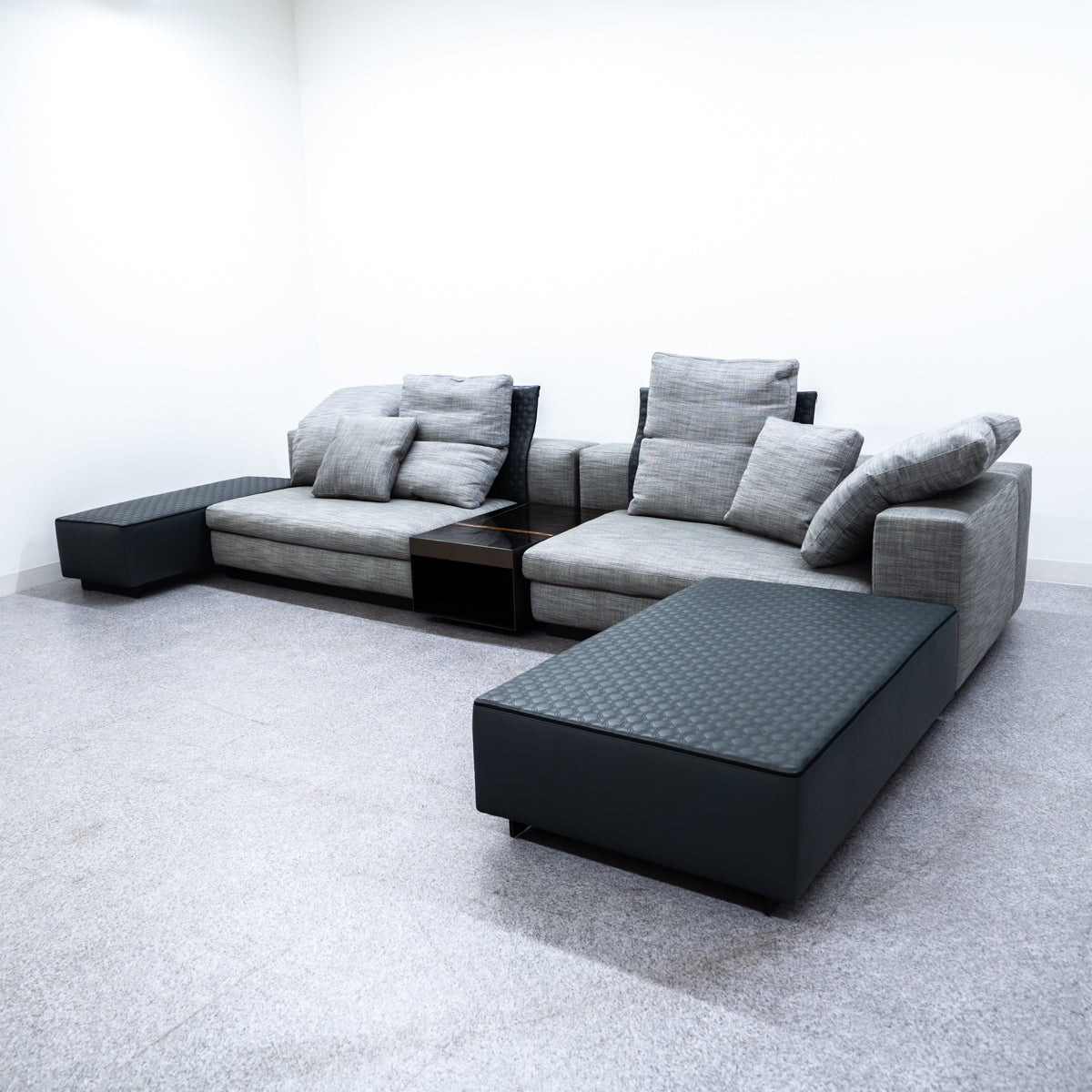 Minotti / Yang – Back to the Furniture