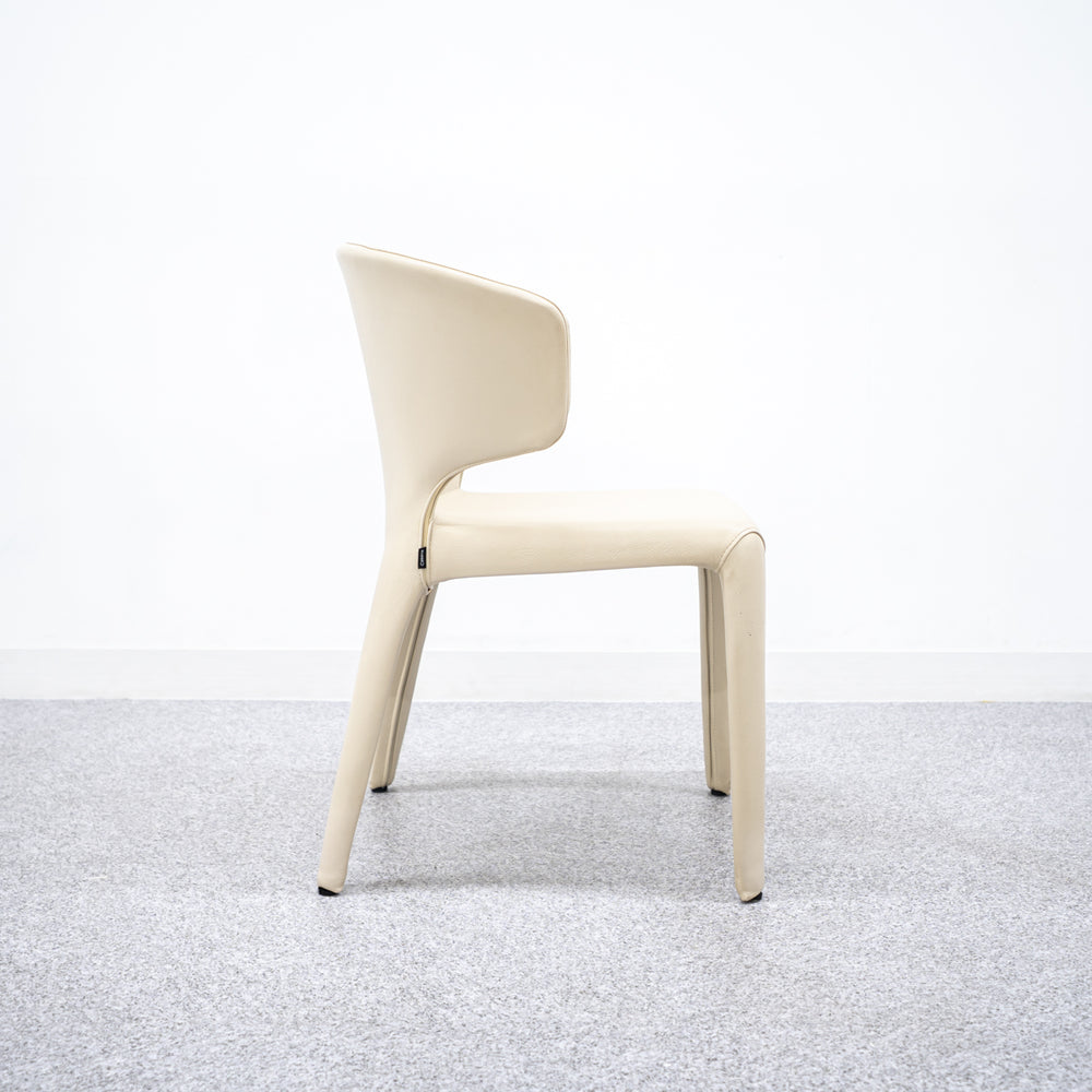Cassina / 367 HOLA