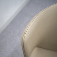 Cassina / 367 HOLA