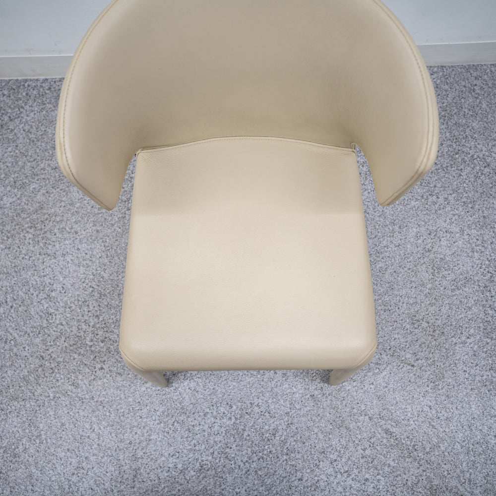 Cassina / 367 HOLA