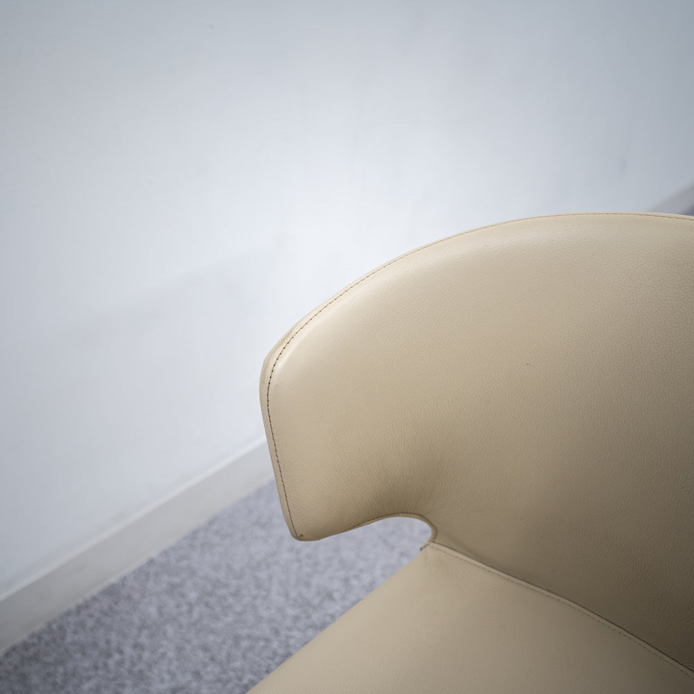 Cassina / 367 HOLA