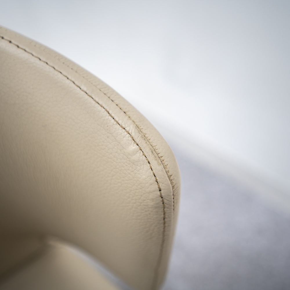 Cassina / 367 HOLA