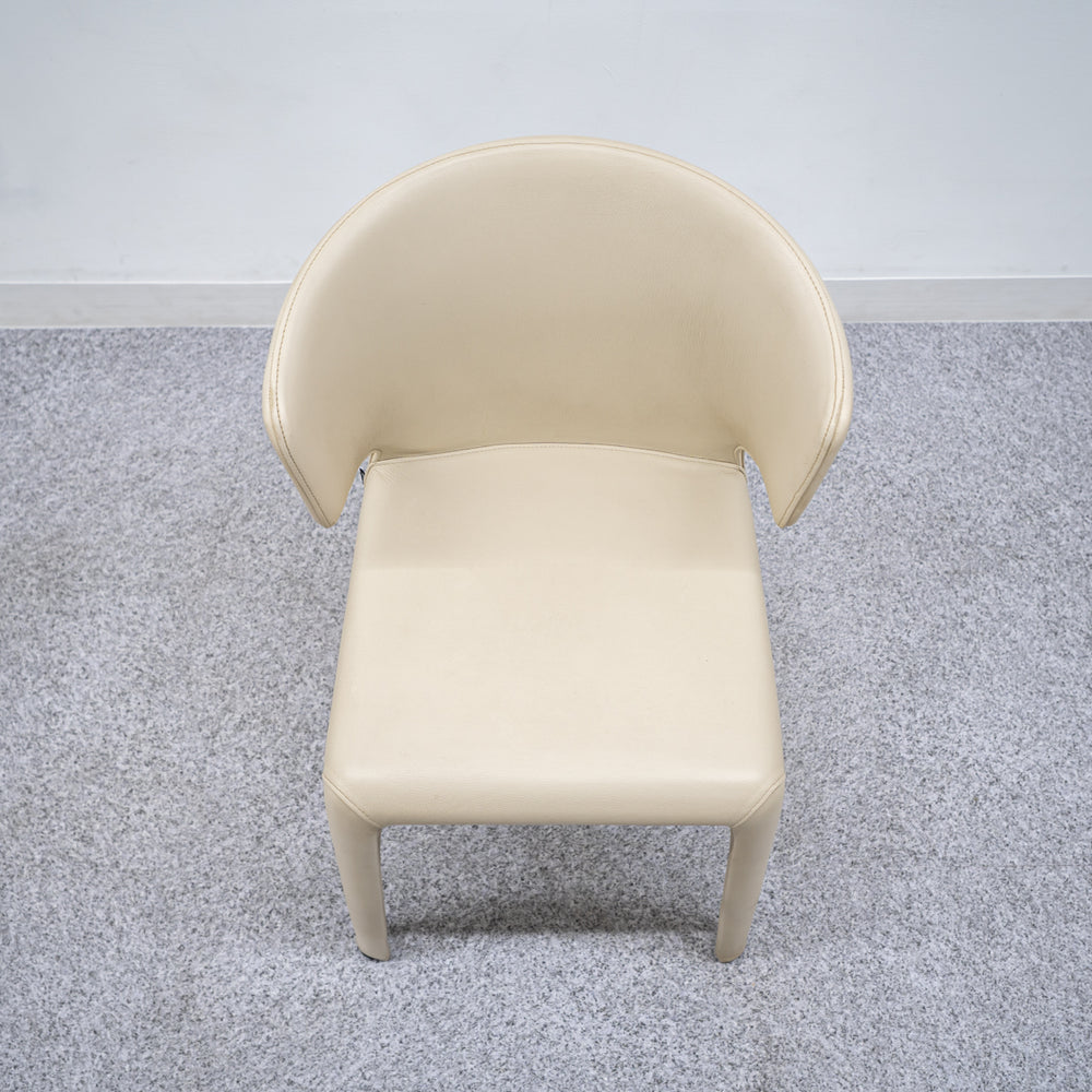 Cassina / 367 HOLA
