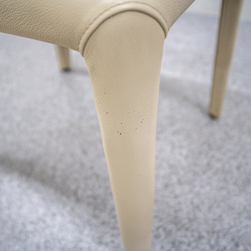Cassina / 367 HOLA