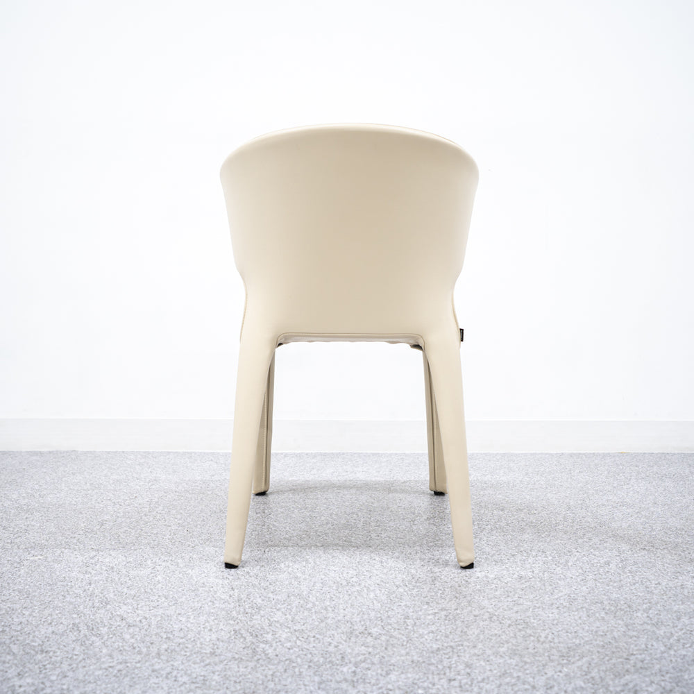 Cassina / 367 HOLA