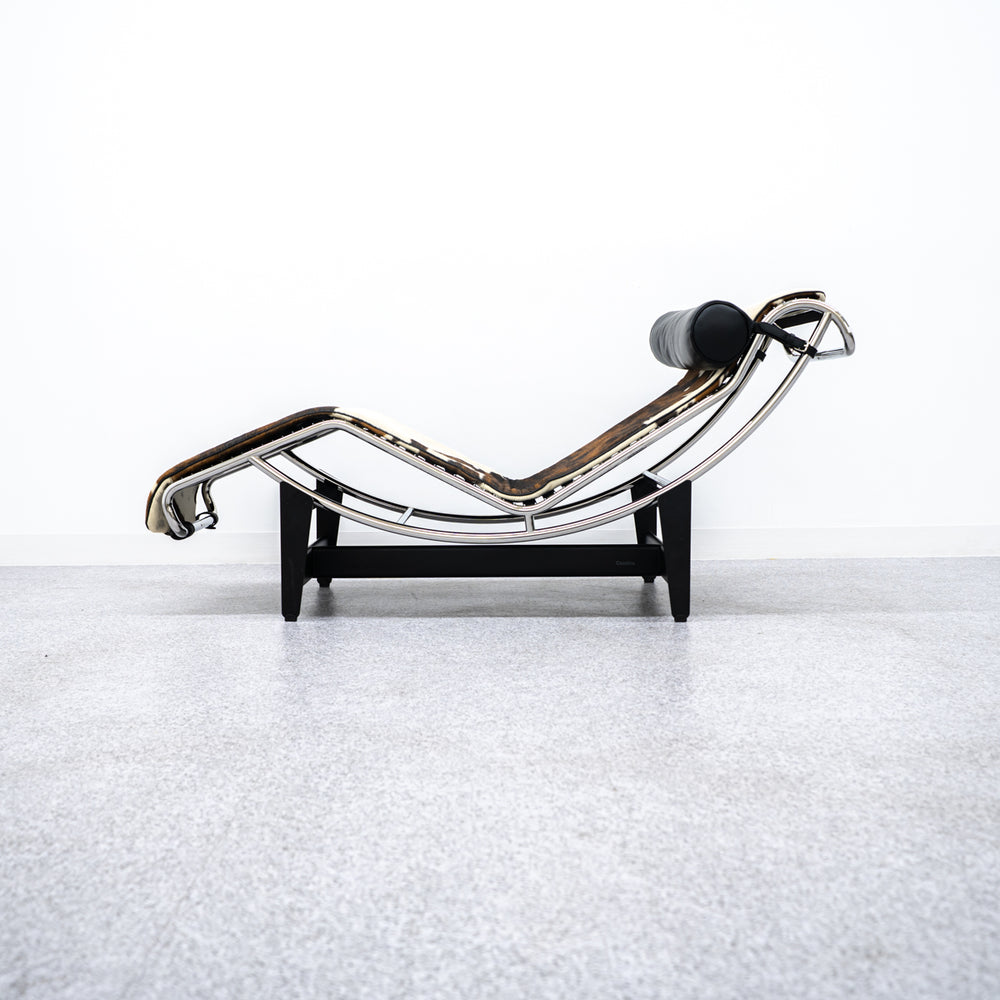 Cassina / 4 CHAISE LONGUE À RÉGLAGE CONTINU, DURABLE